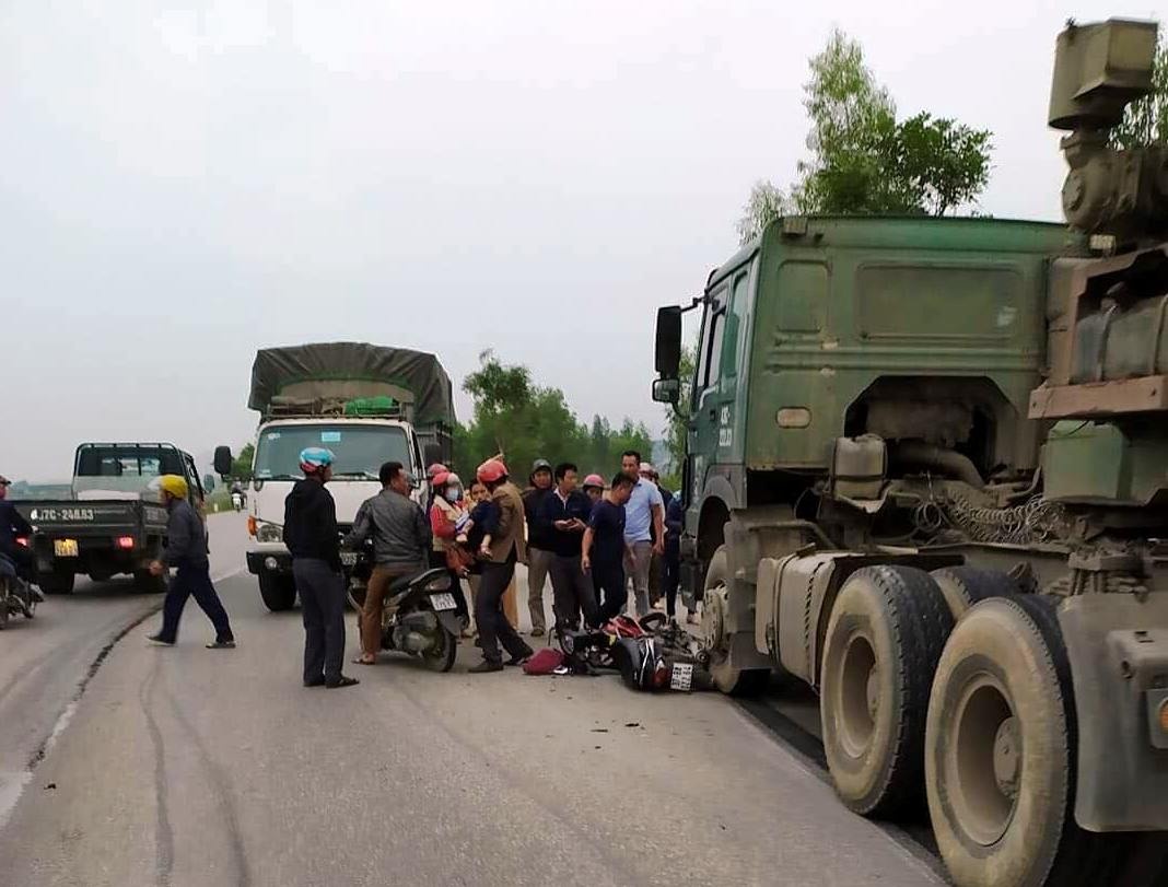 xe may dam container anh 1