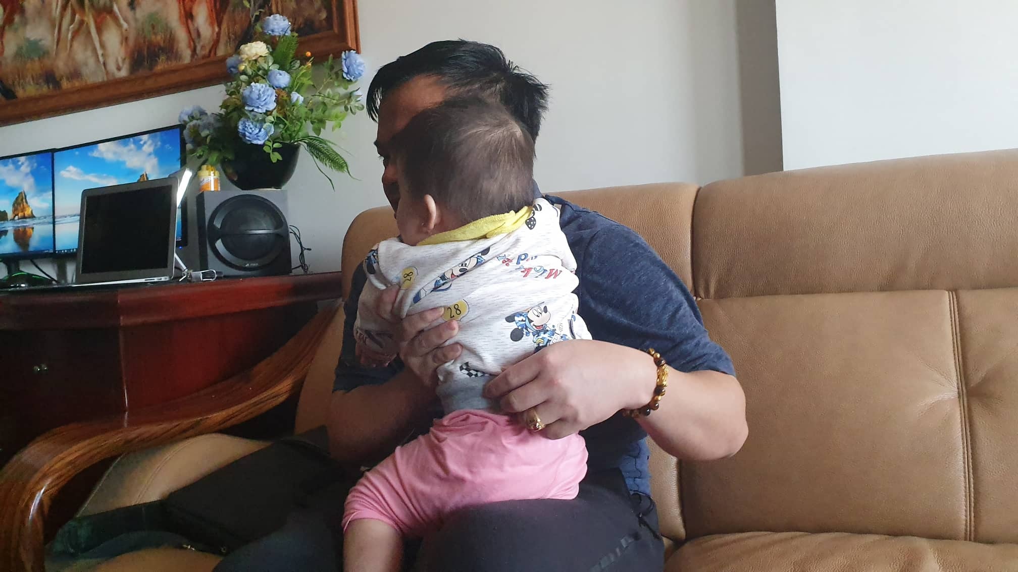 người giúp việc bạo hành bé gái 14 tháng tuổi ảnh 1 nguoi giup viec bao hanh be gai 14 thang tuoi anh 1