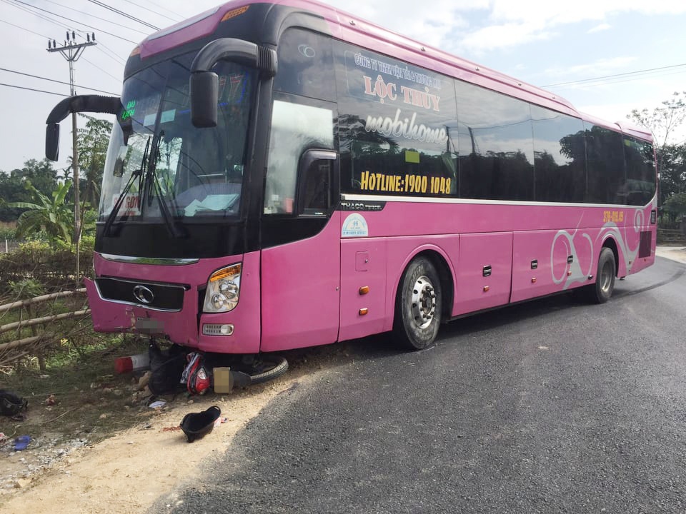 Oto dam xe may anh 1