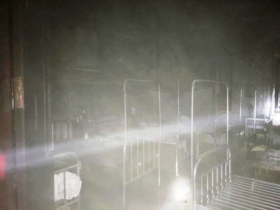 khong che nam benh nhan dot benh vien anh 1