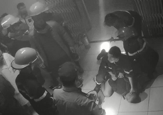Ke dot benh vien, hanh hung nu dieu duong bi khoi to hinh anh