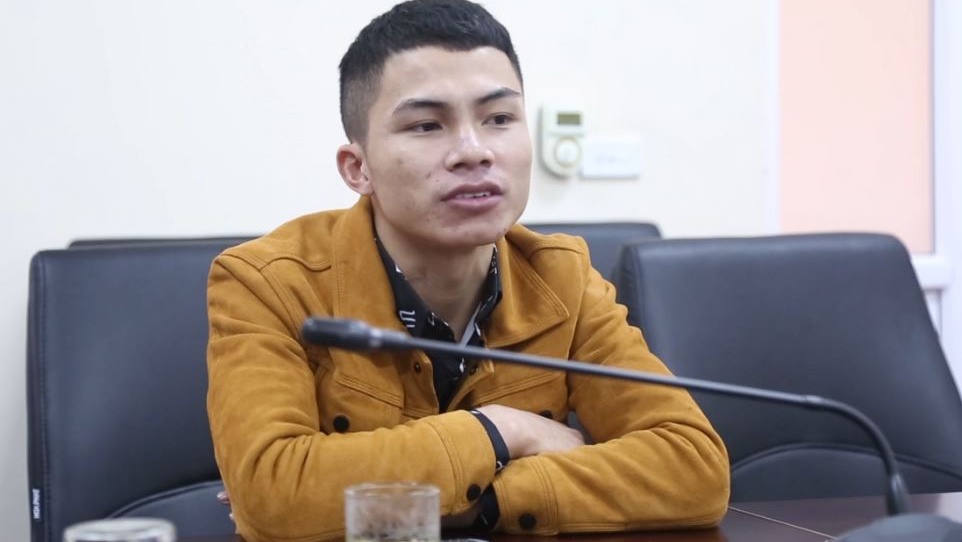 Bia chuyen nguoi mat den anh 1