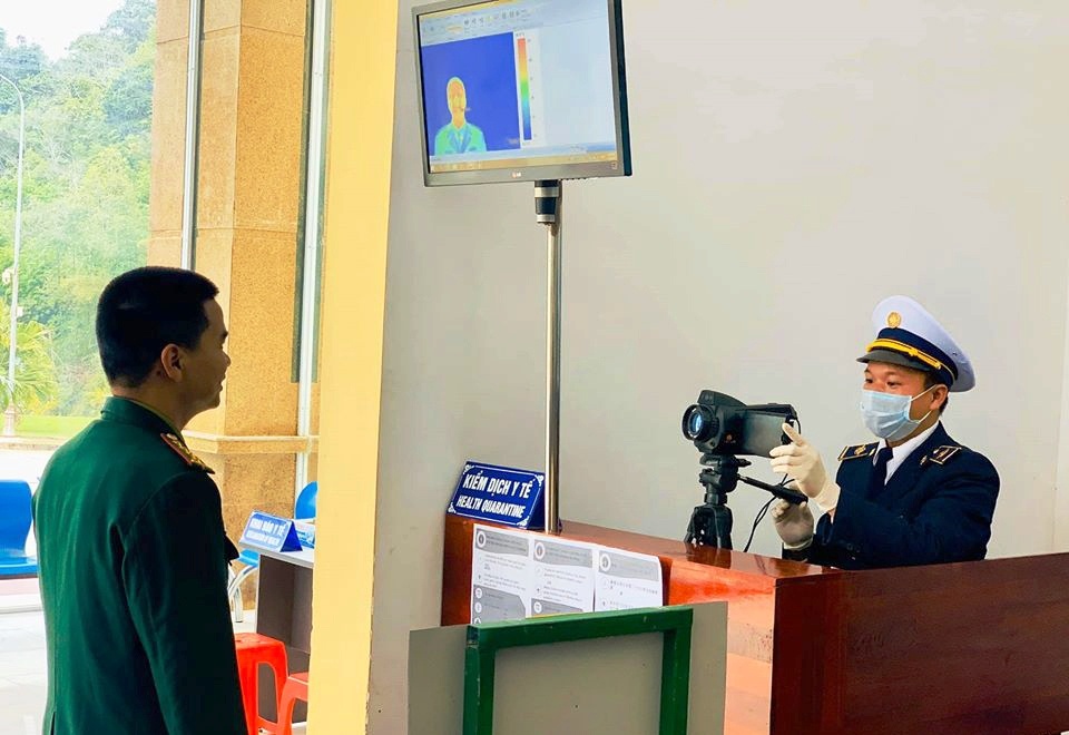 cach ly nguoi phu nu nghi nhiem virus corona anh 1