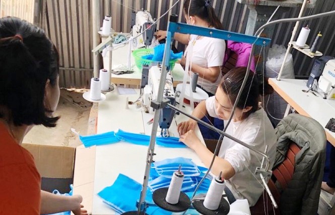 Sản xuất khẩu trang  ảnh 2 San xuat khau trang anh 2