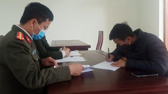 Bi phat 12,5 trieu vi tung tin nguoi nhiem Covid-19 hinh anh