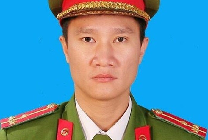 Chu tich nuoc truy tang Huan chuong dung cam cho dai uy Sam Quoc Nghia hinh anh