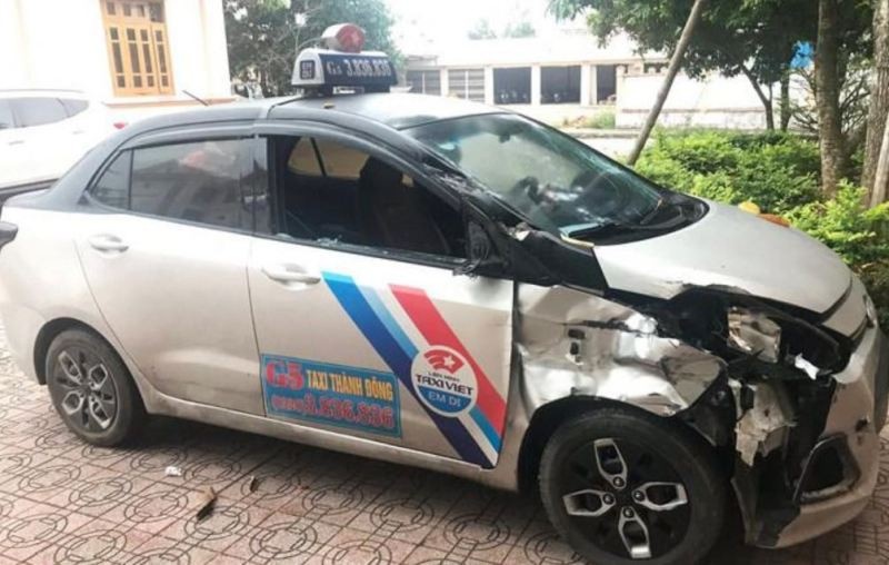 Ke van chuyen 6 kg ma tuy tong vao canh sat anh 2