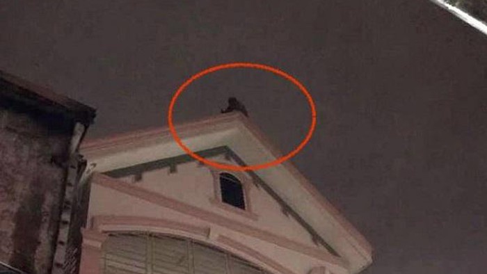 Dinh tu tu khi chung kien tai san bi chay rui trong dem hinh anh