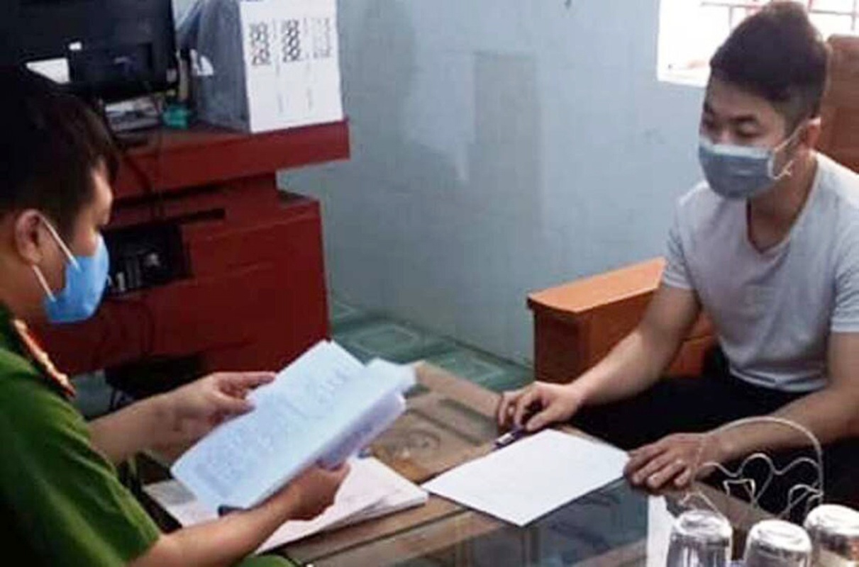 tung tin minh bi nhiem Covid-19 anh 1