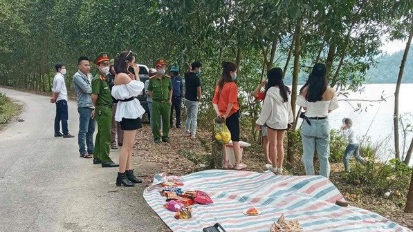 tụ tập dã ngoại ảnh 1 tu tap da ngoai anh 1