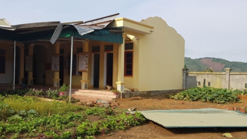 Dong loc lam nhieu nha o Nghe An toc mai hinh anh