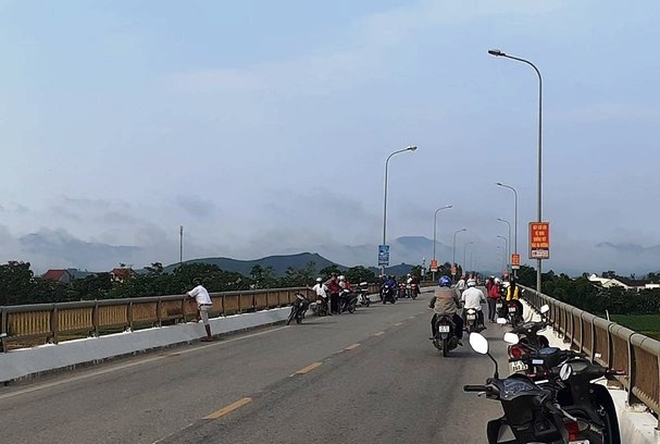 hoc sinh nhay cau anh 2