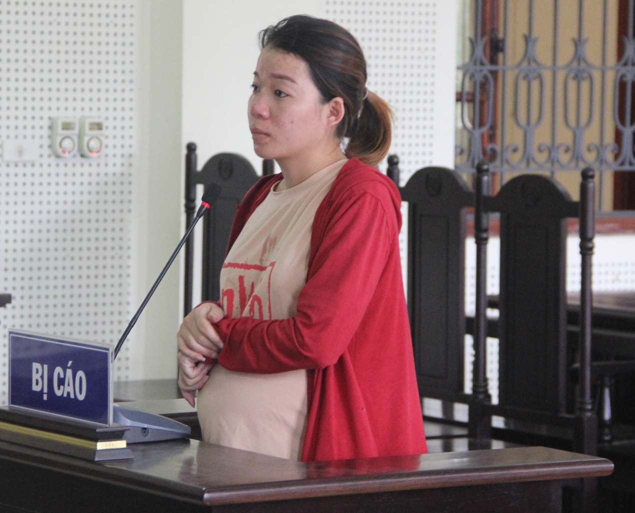 39 thi the trong container anh 1