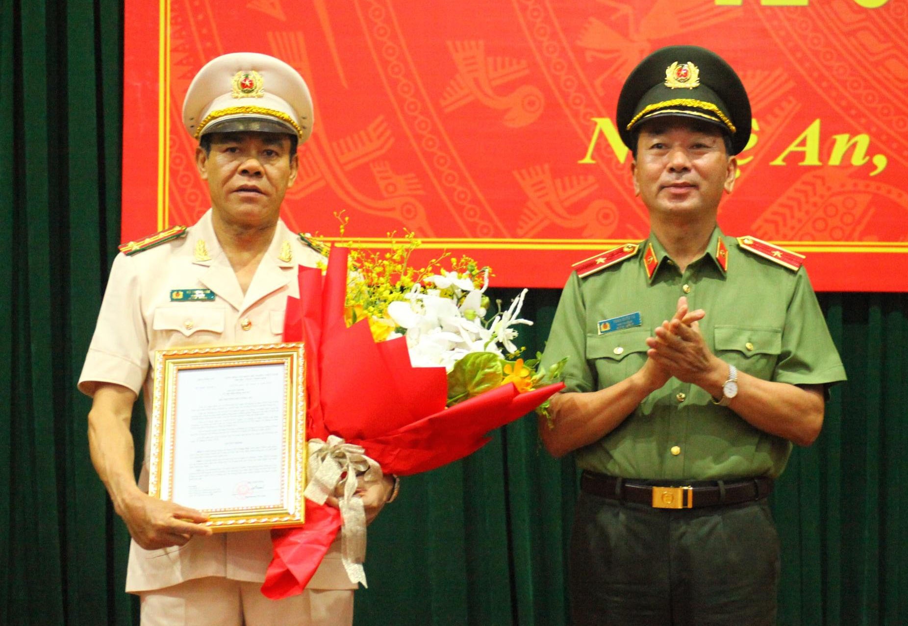 Dai ta Vo Trong Hai lam Giam doc Cong an Nghe An hinh anh