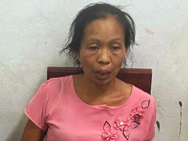 Nguoi phu nu bi bat cung 6.000 vien ma tuy hinh anh
