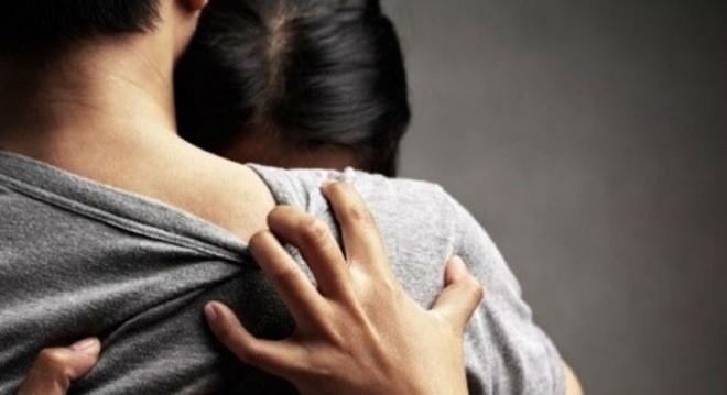 Chu tich xa thua nhan la nhan vat trong clip 'nong' dai 4 phut hinh anh