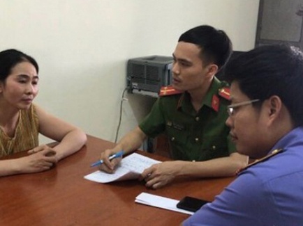Dua hang chuc nguoi ra nuoc ngoai lao dong 'chui' hinh anh