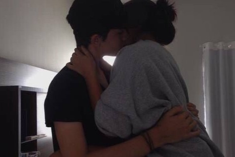 Doa tung hinh nhay cam voi ban gai cu de chiem hon 50 trieu hinh anh