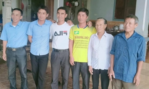 phu ho cuu 3 nguoi roi xuong nuoc anh 1