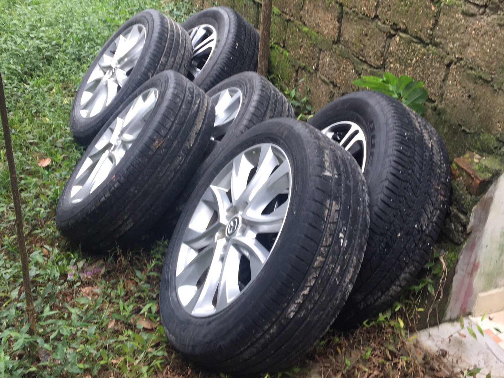 Thu doan cua nghi pham trom nhieu banh oto hinh anh