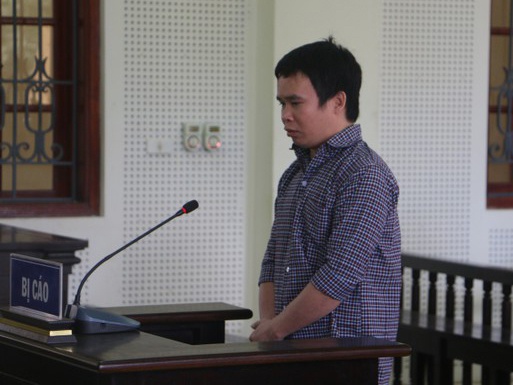 Nguoi lai may cay linh an chung than hinh anh