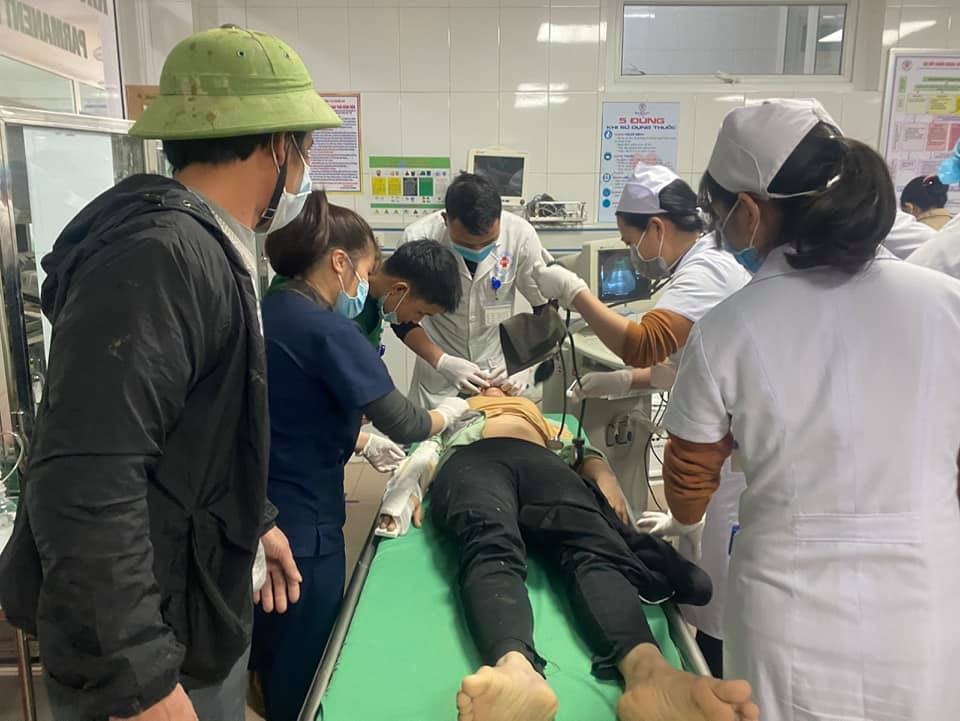 Roi van thang, 1 nguoi chet, 10 cong nhan bi thuong nang hinh anh