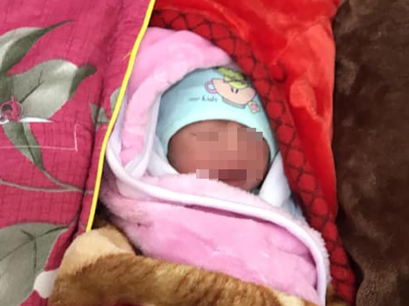 Tim nguoi than cho be trai bi bo roi canh quan an o Nghe An hinh anh