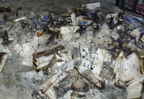 Cong an bao vay, dau nau dot hang ngan cay thuoc la phi tang hinh anh
