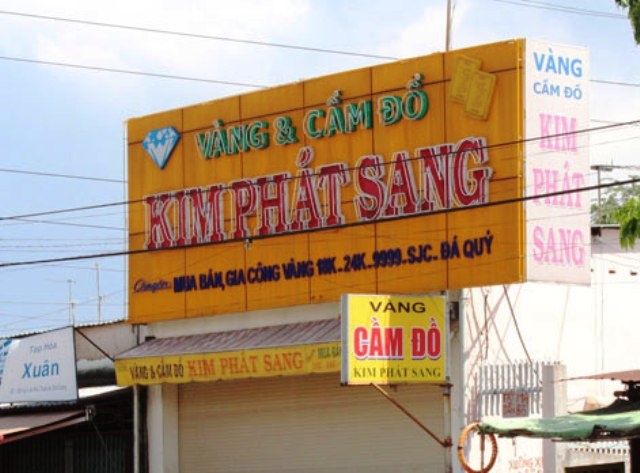 Nghi an chau ho cuom hang chuc cay vang trong dem hinh anh