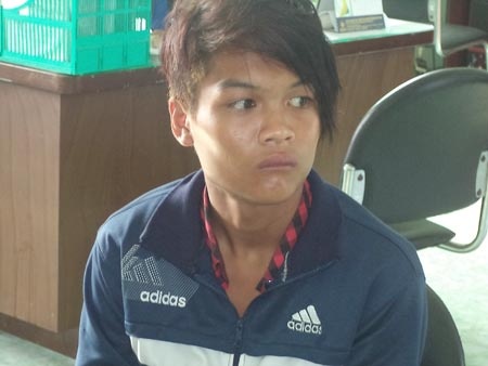 Thieu nien sat hai ban de cuop xe may ban lay tien chua rang hinh anh