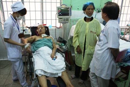 30 y bac si cuu song me con san phu da ngung tho o Dong Nai hinh anh