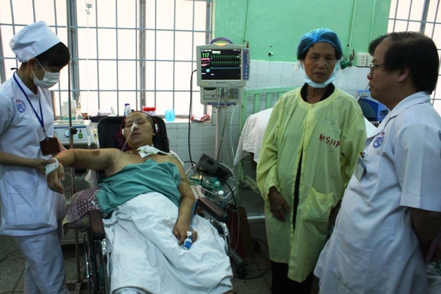 Ca phau thuat gianh lai su song cho san phu da ngung tho hinh anh