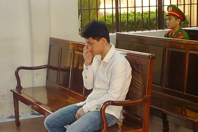 Danh nguoi vi cho rang bi nhin deu, linh an 9 nam tu hinh anh