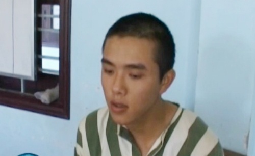 Lam tac lao xe go lam 1 can bo bao ve rung tu vong hinh anh