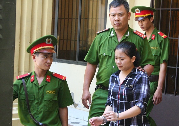 Nu cong nhan dam chet chong dong nghiep hinh anh