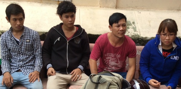 Nhóm nghi can bi tạm giữ.
