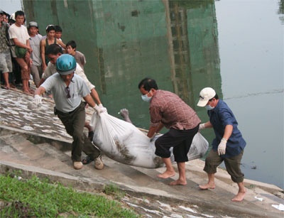 Xac dinh nghi can giet co gai, quang xac xuong ao hinh anh