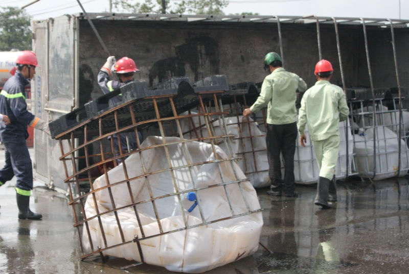 Vụ tai nạn xảy ra vào khoảng 8 giờ 30 phút ngày 4/11 tại vòng xoay trên đường Võ Nguyên Giáp - Bùi Văn Hòa (TP.Biên Hòa, tỉnh Đồng Nai).