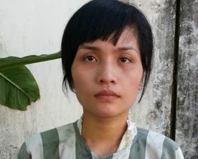 Mac ao dai gia co giao de lua lay tai san cua hoc sinh hinh anh