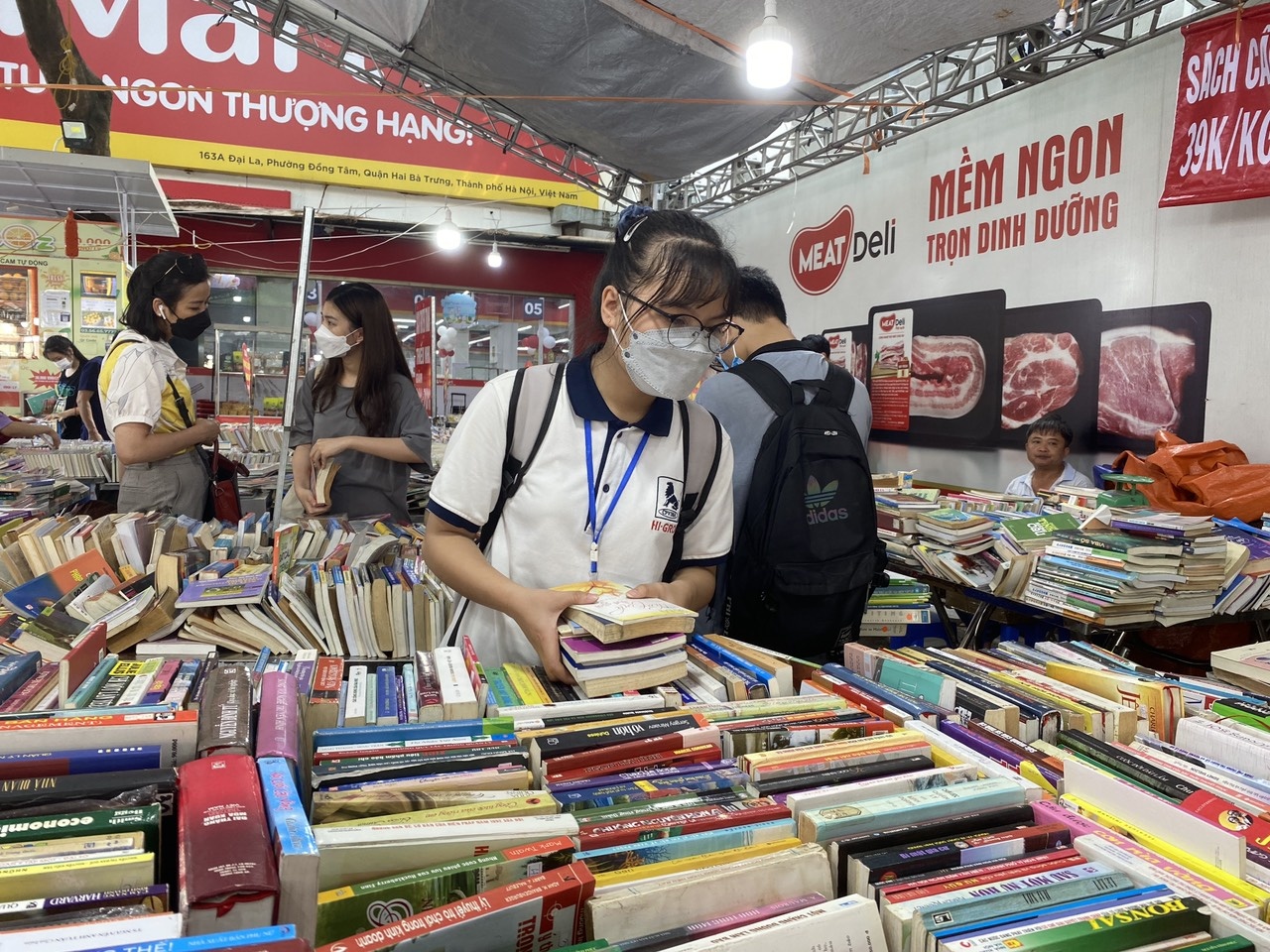 Suc song moi cua sach cu hinh anh