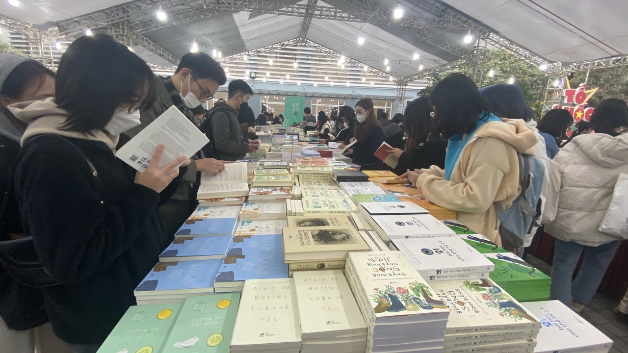 hoi sach,  hoi sach cuoi nam,  hoi sach giam gia,  sach giam gia,  doc sach,  sach ngay tet,  sach dip tet,  tet 2023,  nghi tet 2023,  sach cho ky nghi anh 2