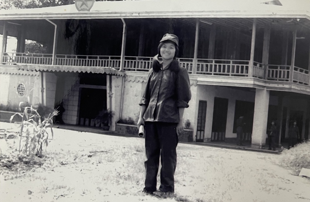 Chuyen cua nu biet dong muu tri, qua cam hinh anh