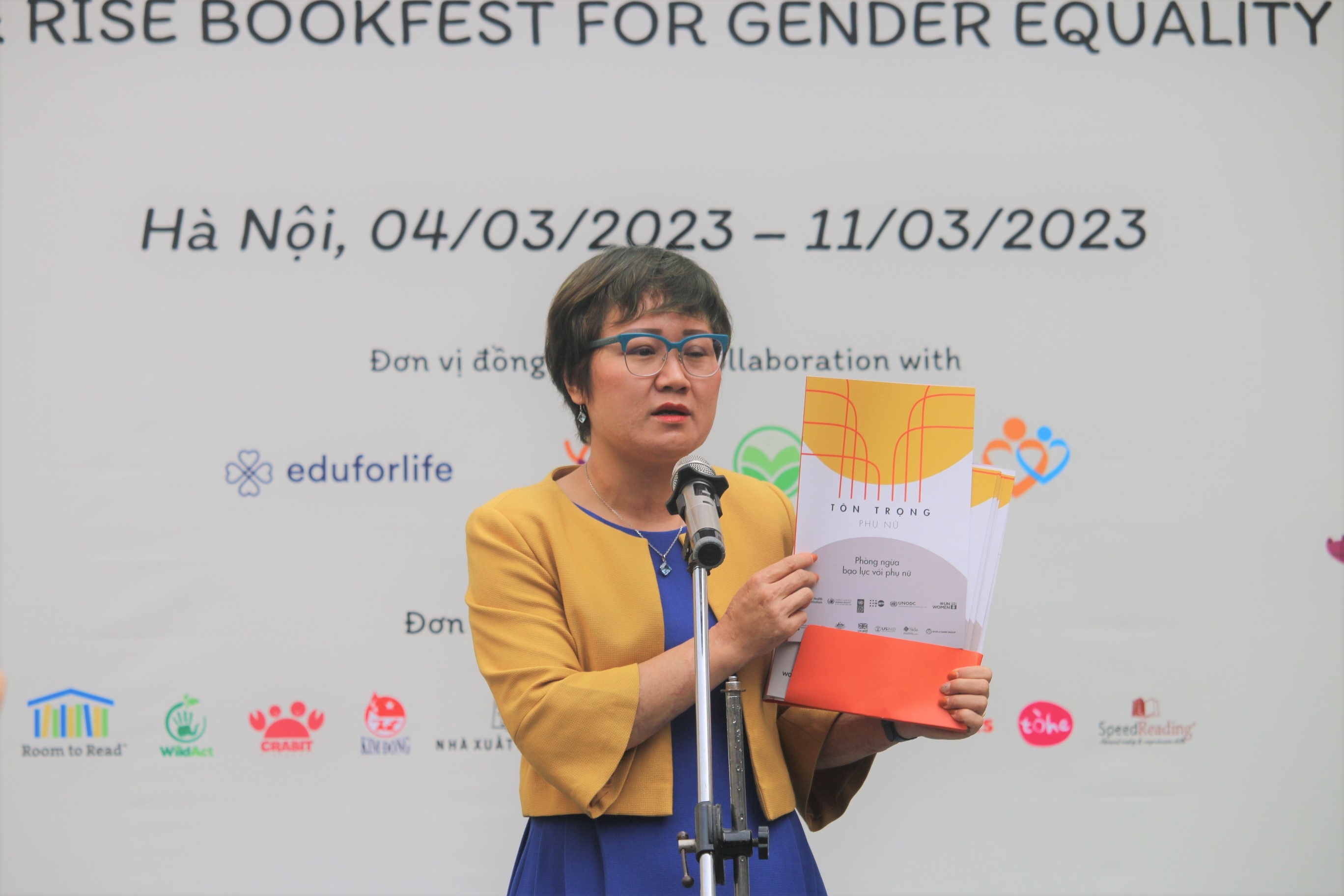 No luc cua nganh xuat ban trong viec xay dung binh dang gioi hinh anh