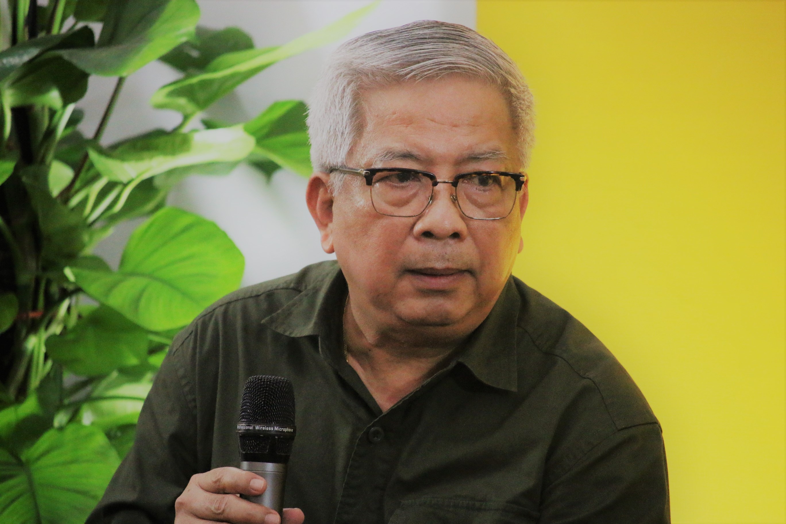 'Nguoi thay' tinh bao Ba Quoc day hoc tro doc sach hinh anh