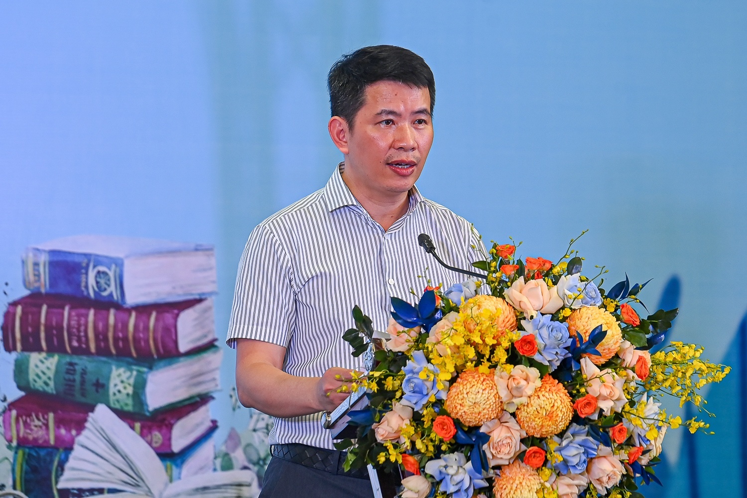 ngay sach viet nam anh 2