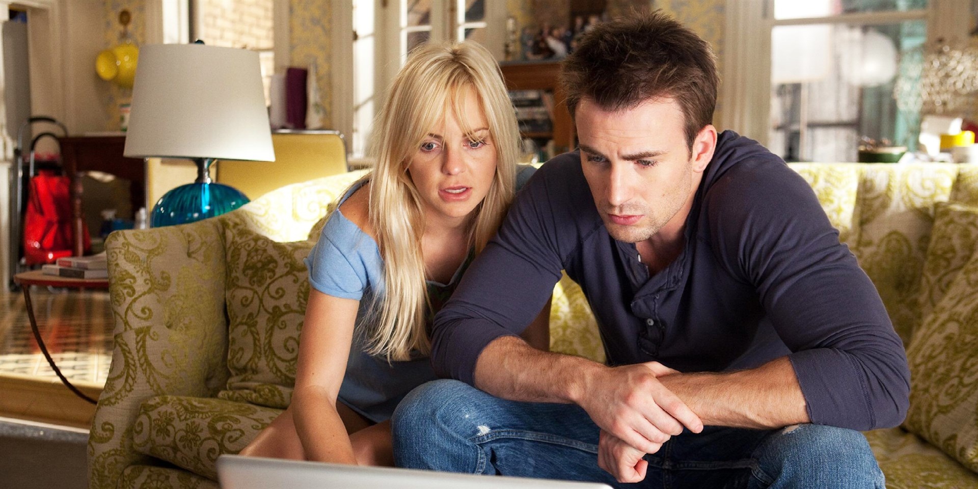 Chung ta dang tiep tuc dua minh vao mot moi quan he doc hai hinh anh