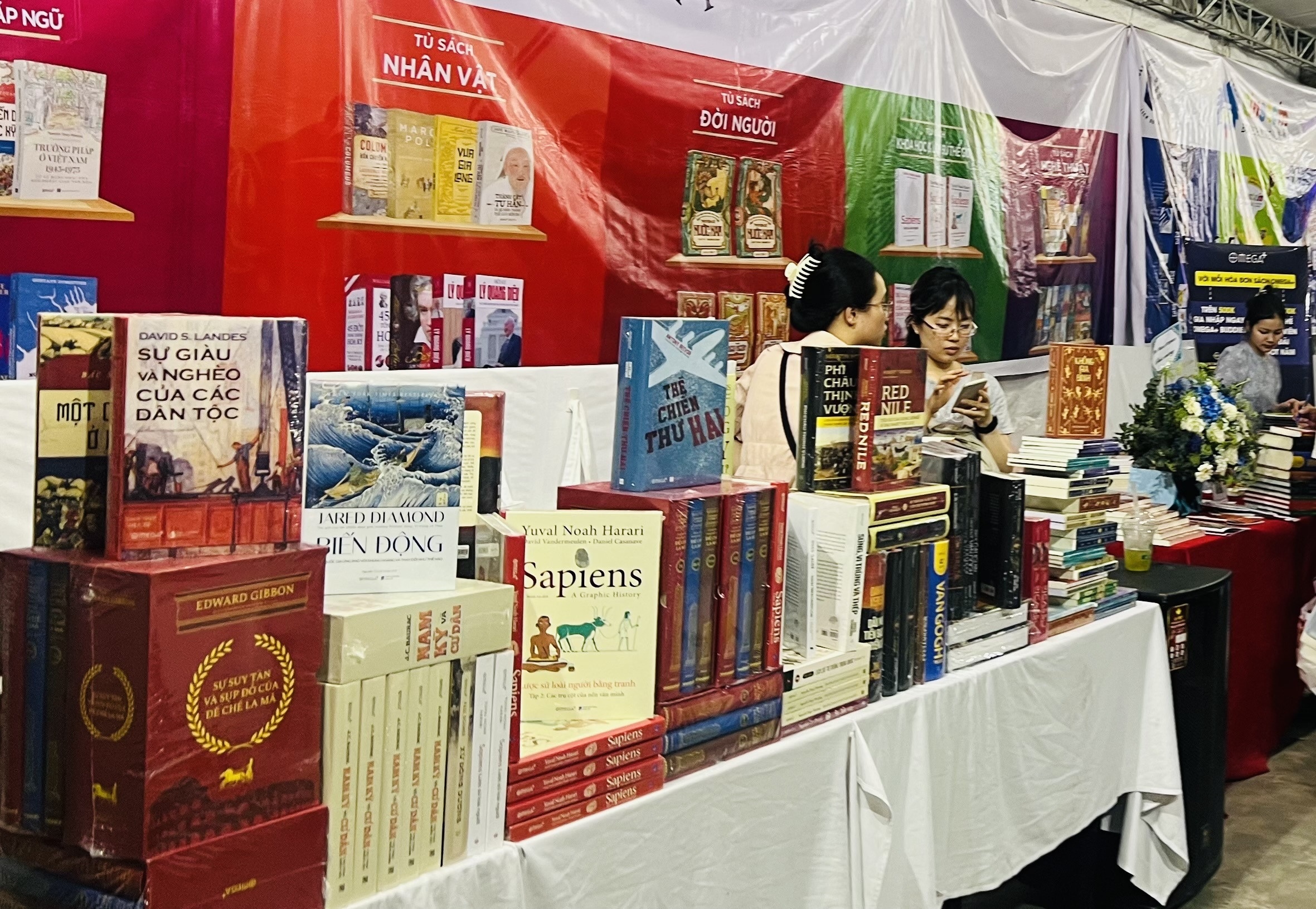 Lam sach nen tang la su cong hien cho van hoa doc hinh anh