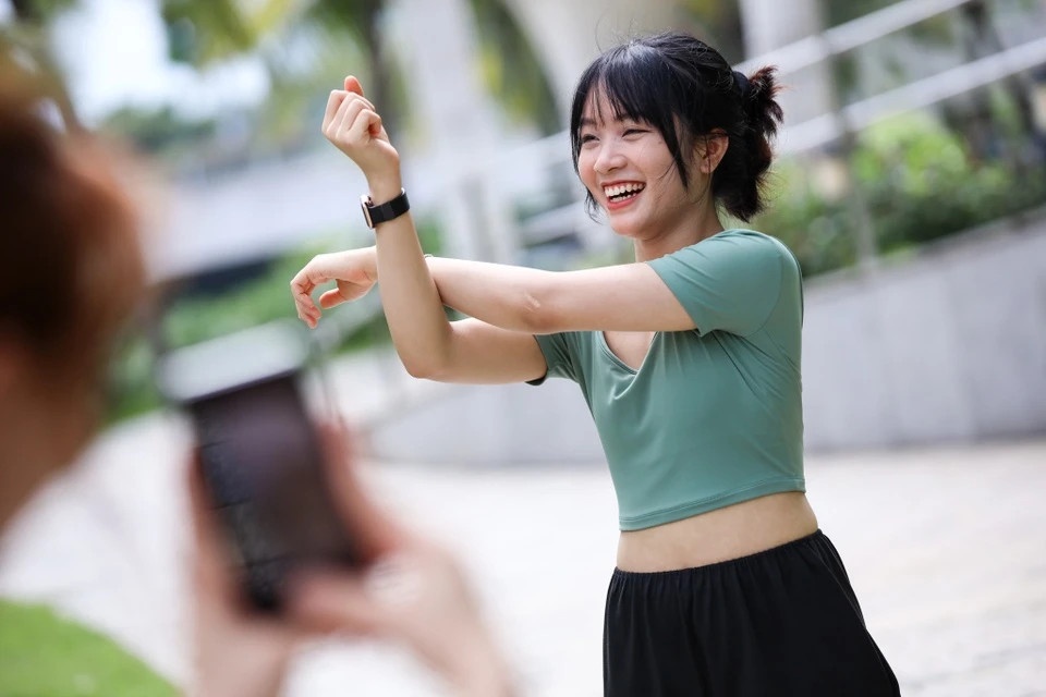 Dac diem tu duy cua the he Z va Millennial hinh anh