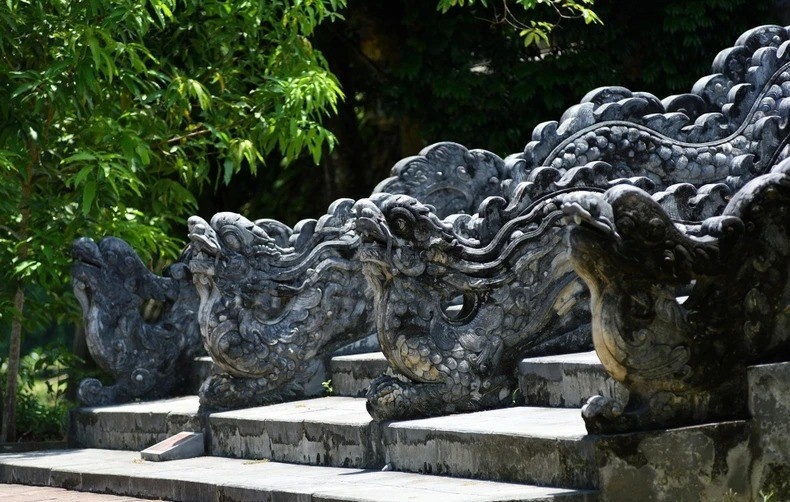 Con duong 'ngu dao' dua tien linh cuu hoang than trieu Nguyen hinh anh