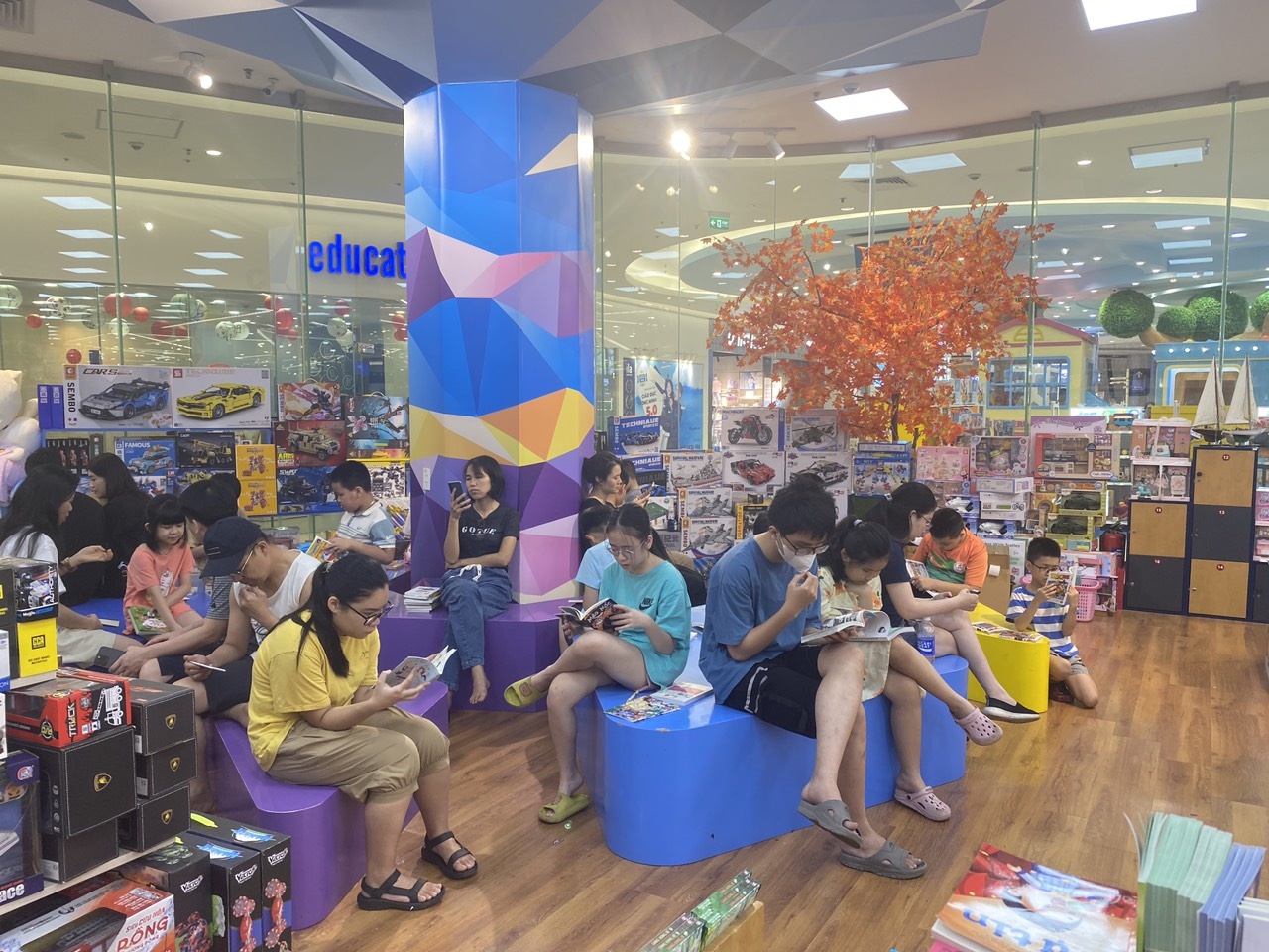 đọc sách nghỉ lễ ảnh 4 doc sach nghi le anh 4